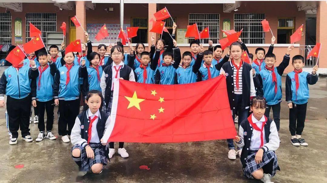 我不喜欢男方可是可是男方给我买了衣服我不要他们就说要打我我该怎么回？游戏画面